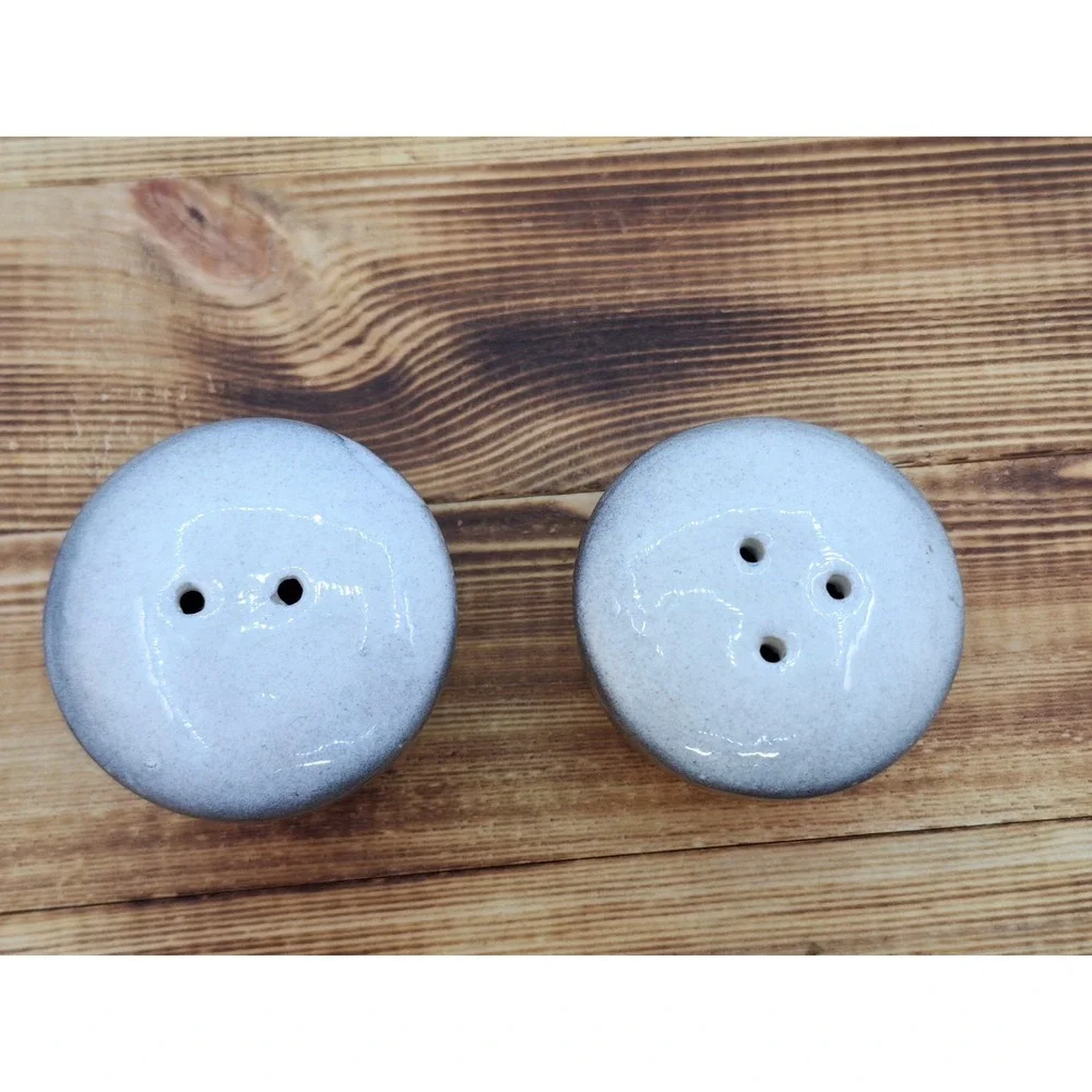 Vintage Hand Made Ceramic‎ Salt & Pepper Shakers Stone Wear Pottery Reto Glaze
